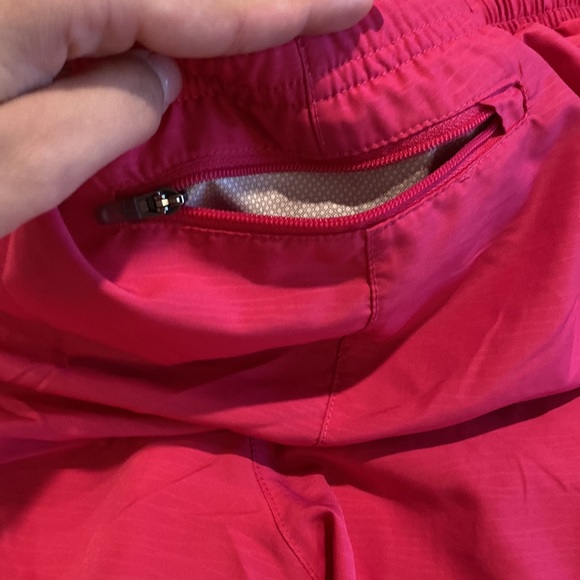 Women’s Nike shorts - Picture 3 of 4